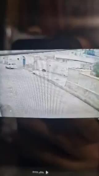 برخورد شوکه کننده پراید با عابر پیاده + فیلم